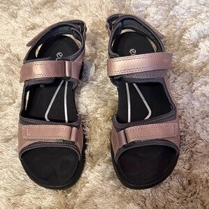 NWOT Black and Pink Ecco Sandals Size 39
